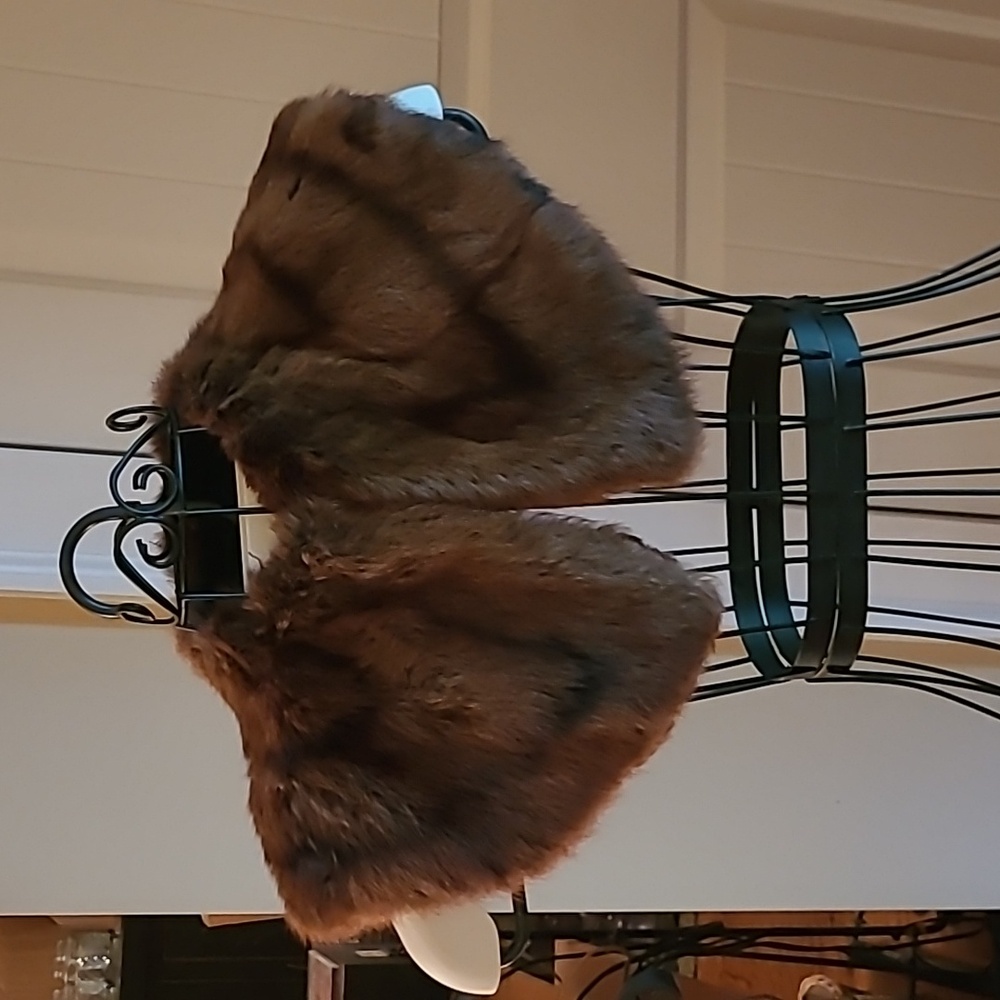 Faux fur collar